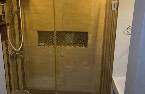 Metro Luzon Urban Beltway Condo | Pico De Loro beach, Miranda B Condotel Rental with Wifi