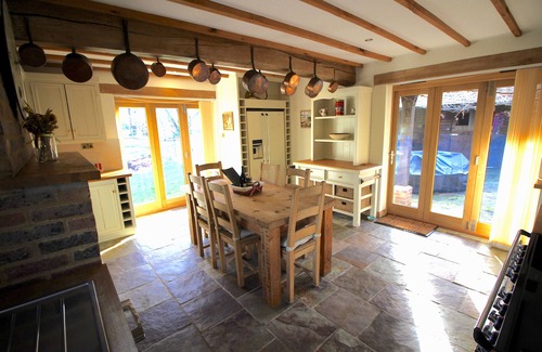 Lingfield Cottage | Picturesque 4 Bed Cottage Lingfield, Surrey