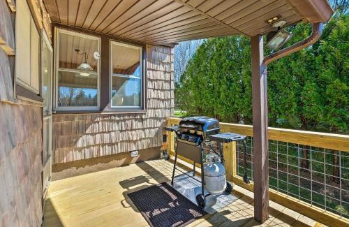 Hinsdale House | Picturesque Cottage with Sunroom on Ashmere Lake!