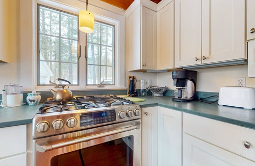 Dorset House | Picturesque creekside home with gorgeous deck & sunroom, near 4 ski mountains