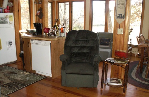 Mountain Rest House | Picturesque Mountain Rest Lake Cabin on the lake with private dock!