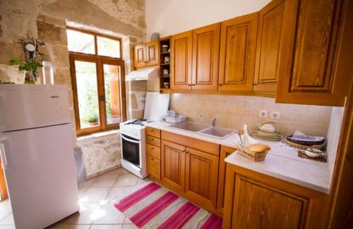 Zerviana House | Picturesque Traditional Stone House