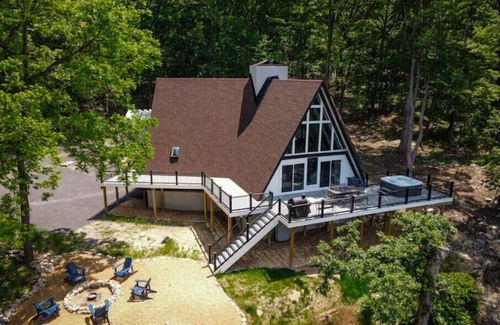 Maurertown Cabin | Picturesque views @ The Triple A-Frame