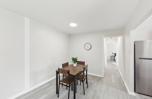 Newark Apartment | Pine Brook 509 I Corporate 1.5Br Apt I Parking