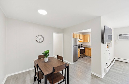 Newark Apartment | Pine Brook 509 I Corporate 1.5Br Apt I Parking