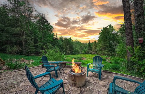 Sweden Cabin | Pine Haven | Peaceful Nature Retreat on 10 Acres + Hot Tub