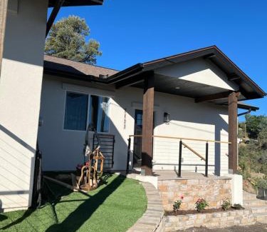 Diamond Valley House | Pine Tree With King Bed