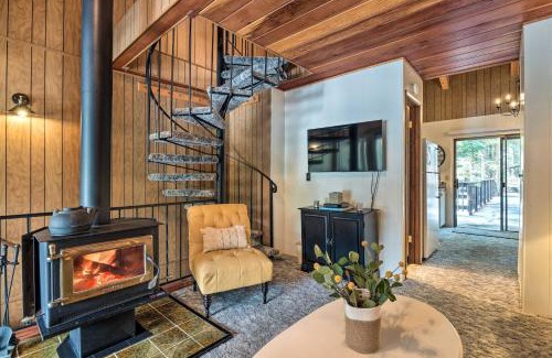 Pinecrest House | Pinecrest Retreat with Fireplace!