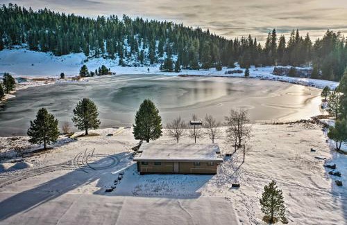 Pinecrest House | Pinecrest Retreat with Fireplace!