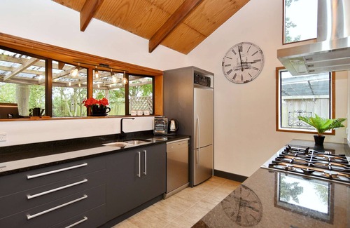 Pines Beach House | Pines Beach Haven - Beautiful Spacious Home. Stunning views. Beach&river walks.