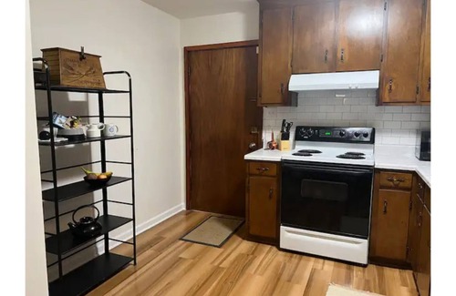 Creedmoor Cottage | Piney Woods Two Bedroom Cottage By The Lake