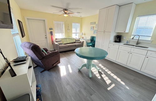 Golden Meadow Cottage | Pink Pelican Waterfront with boat access