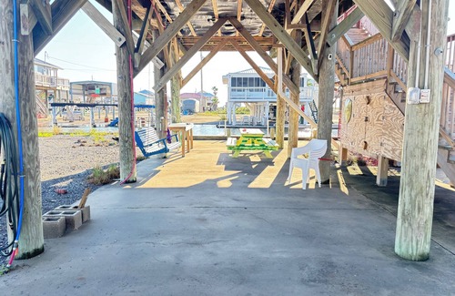 Golden Meadow Cottage | Pink Pelican Waterfront with boat access