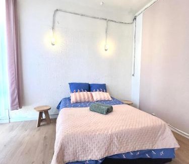 Notre-Dame du Mont Apartment | Pink T2 4P Meublé et équipé Marseille