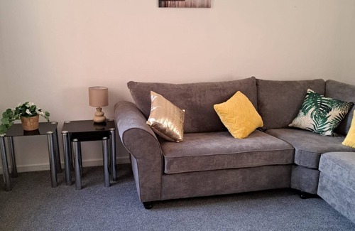 Glenrothes House | Piper Drive - sleeps 4 guests in 3 bedrooms