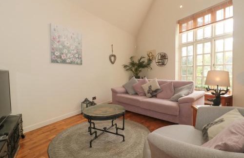Milton Abbas House | Pips Hideaway
