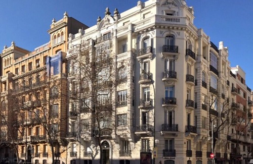 Castellana Apartment | Piso en Príncipe de Vergara, 95 con Patio de uso Propio