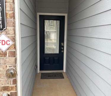 Lovejoy Apartment | Pit Stop Paradise
