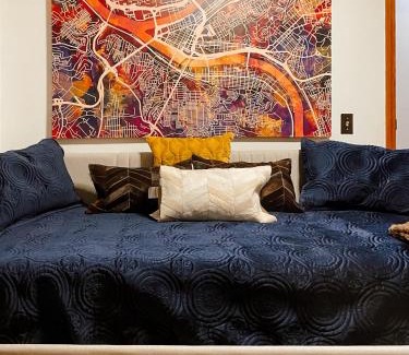 Castle Shannon House | Pittsburgh's South Side 3bd 2 Miles To Pnc Park