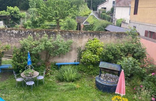 Herisson Bed & Breakfast | Pixie-Poï