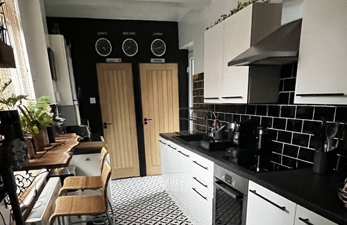 Oadby House | Plant house in the heart of leicester