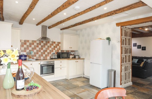 Llanddaniel Fab Cottage | PLAS CEFN MAWR, pet friendly, with open fire in Llanedwen