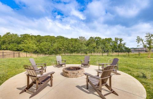 Platte City House | Platte City Retreat with Patio, Near Kansas City!