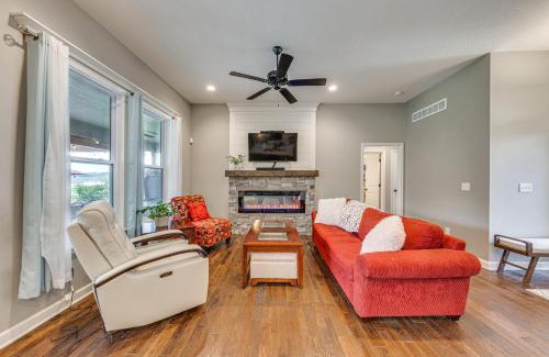 Platte City House | Platte City Retreat with Patio, Near Kansas City!