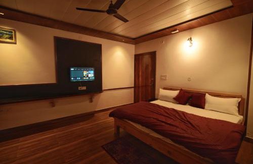 Pithoragarh Hotel | Plaza Hotel