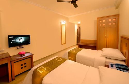 Gopalapuram Hotel | Plaza Inn