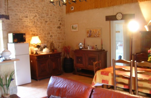 Saint-Michel-de-Villadeix House | Pleasant stone house surrounded by woods and meadows