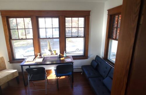 Waterbury Apartment | Pleasant 3-bedroom apartment family friendly with WiFi in Waterbury ct