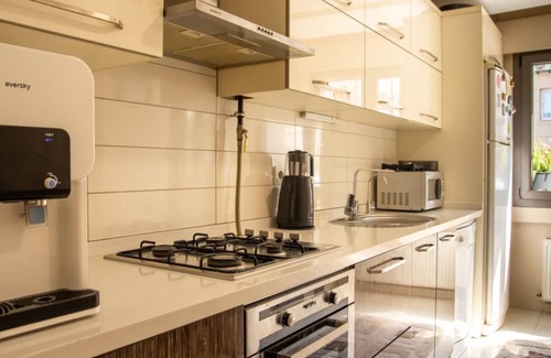 Karabaglar Apartment | Pleasant and Central Flat with Balcony in Izmir