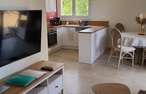 Cavaliere Apartment | Pleasant & Bright T3, Terrace + Large Garden facing Cavalaire Marina