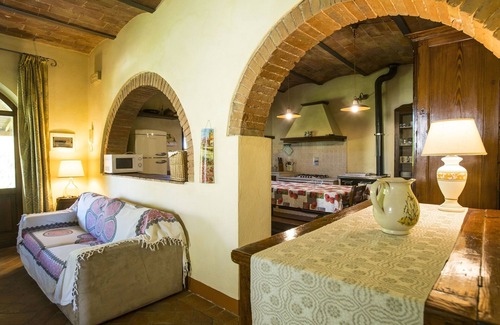 Monteriggioni Apartment | pleasant characteristic farmhouse in a part of the Chianti ideal for visiting the most important towns