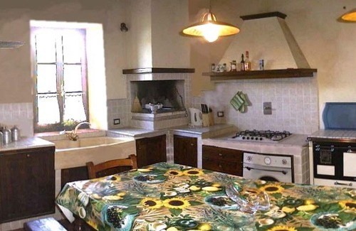 Monteriggioni Apartment | pleasant characteristic farmhouse in a part of the Chianti ideal for visiting the most important towns