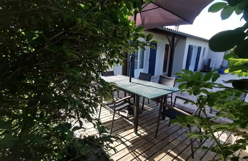 Boulazac-Isle-Manoire House | Pleasant country house with swimming pool 5 minutes from PERIGUEUX.