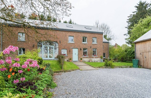 Ciney House | Pleasant holiday home with garden in Ciney