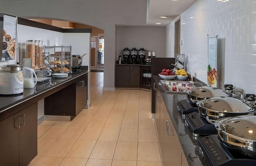 Fairfax Apartment | Pleasant Stay! Free Breakfast, Pets Allowed, Near Manassas National Battlefield!