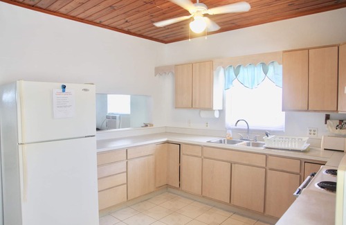 Spot Bay House | PLEASE COME AND RELAX ON OUR PRIVATE BEACH!