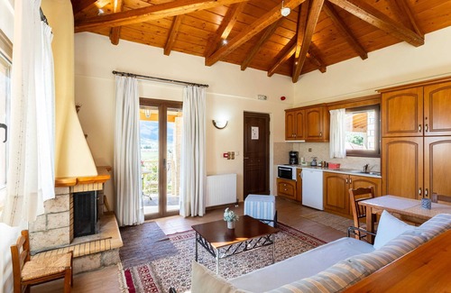 Kylini Apartment | Pleiades Bright Jewel - Corinthos Pool Bliss