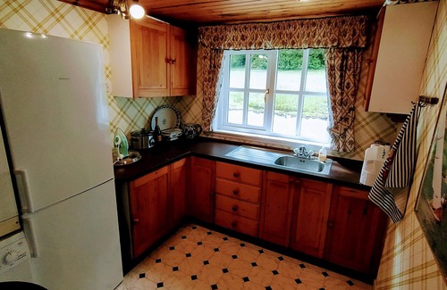 Plockton House | Plockton; near Skye, Sea-side Super Place, 3bed, home office, WiFi, Fab Garden!