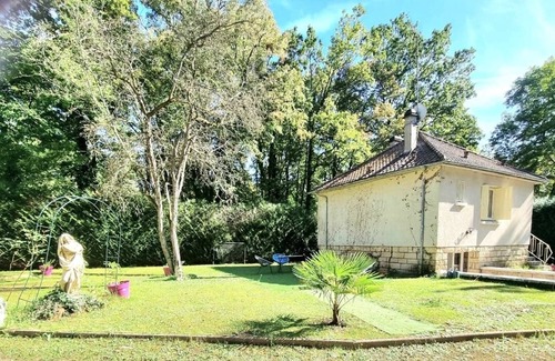 Lamorlaye House | Plongez Dans L'harmonie de la Nature en Séjournant Dans Notre Maison de 70 m2