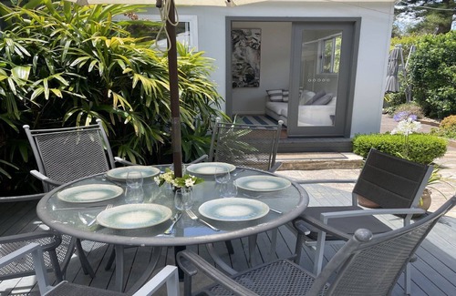 Macmasters Beach House | Plunge pool and flat 100m walk to beach