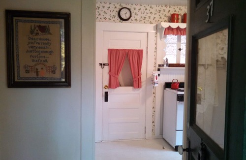 Plymouth House | Plymouth's Historic 1920 Doll House