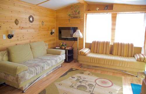 Gouldsboro Cabin | Pocono Comfortable 2Bedroom Stay