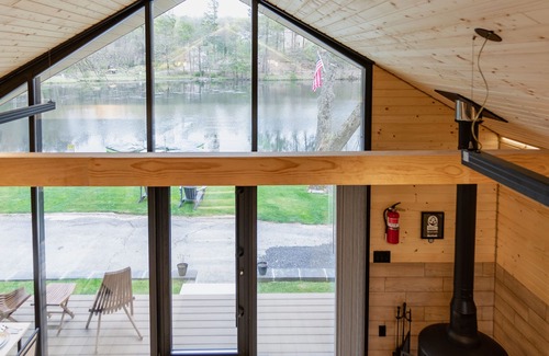 Scotrun Ski Chalet | Pocono Luxury Chalet Perfect Getaway for family with Fisfing, Paddle Boats