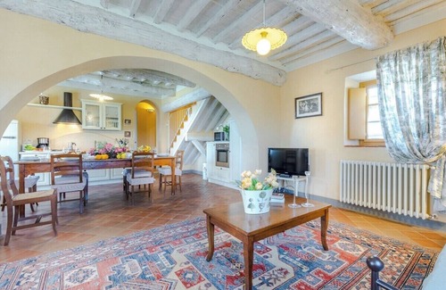 Capannori Villa | Podere Oasi, private villa with fenced pool, view, WiFi