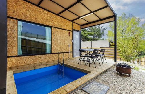 Pohang House | Pohang Peridot Pool Villa N Pool Glamping