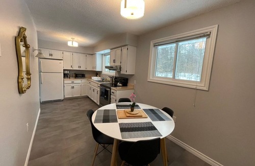 Huron-Kinloss House | Point Clark - Peaceful Cottage Close to the Beach